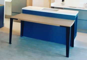 Aparadores e pés de mesa